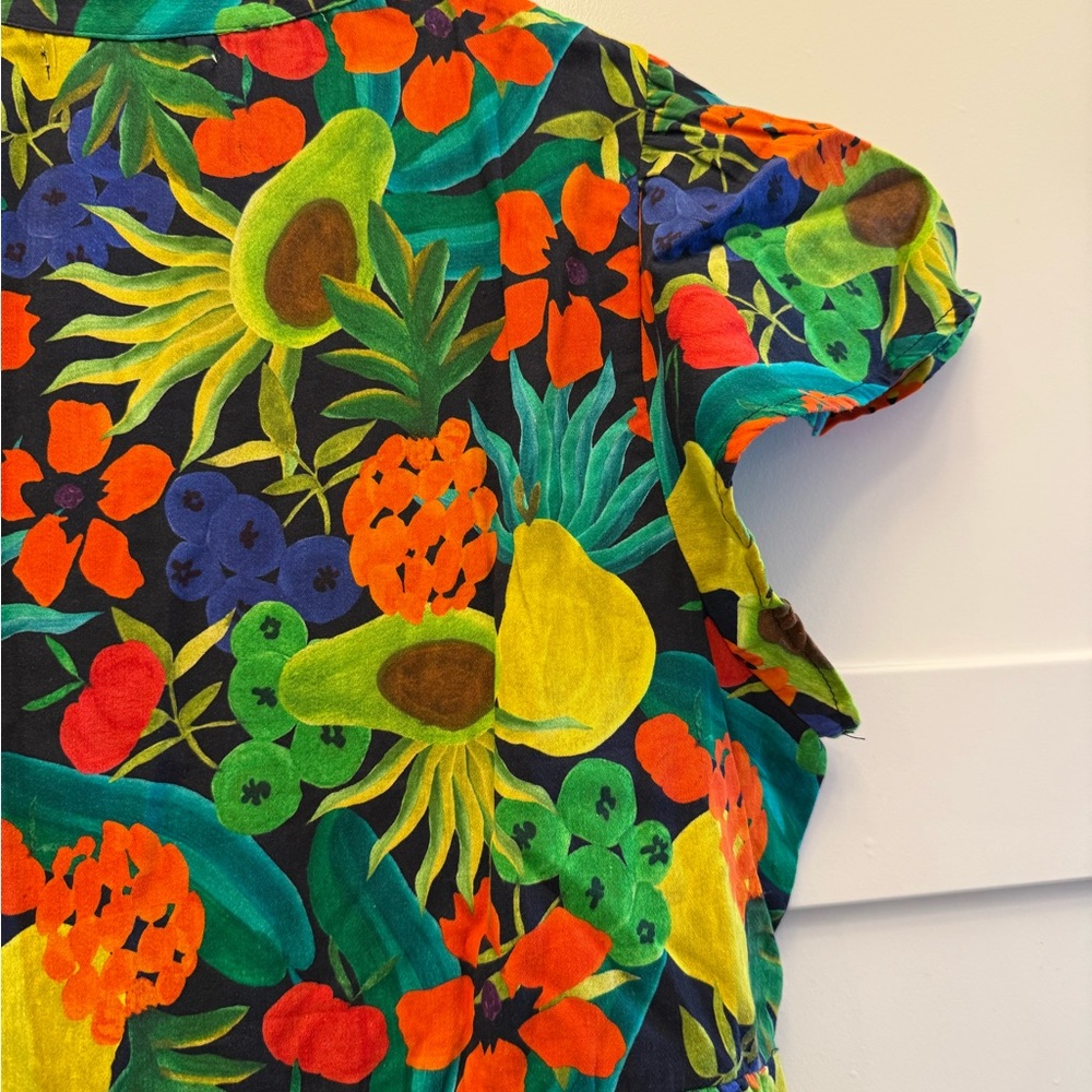 NWT BRITON COURT size XL. Short V-neck, bright colorful fruit & flower design. - Picture 9 of 10